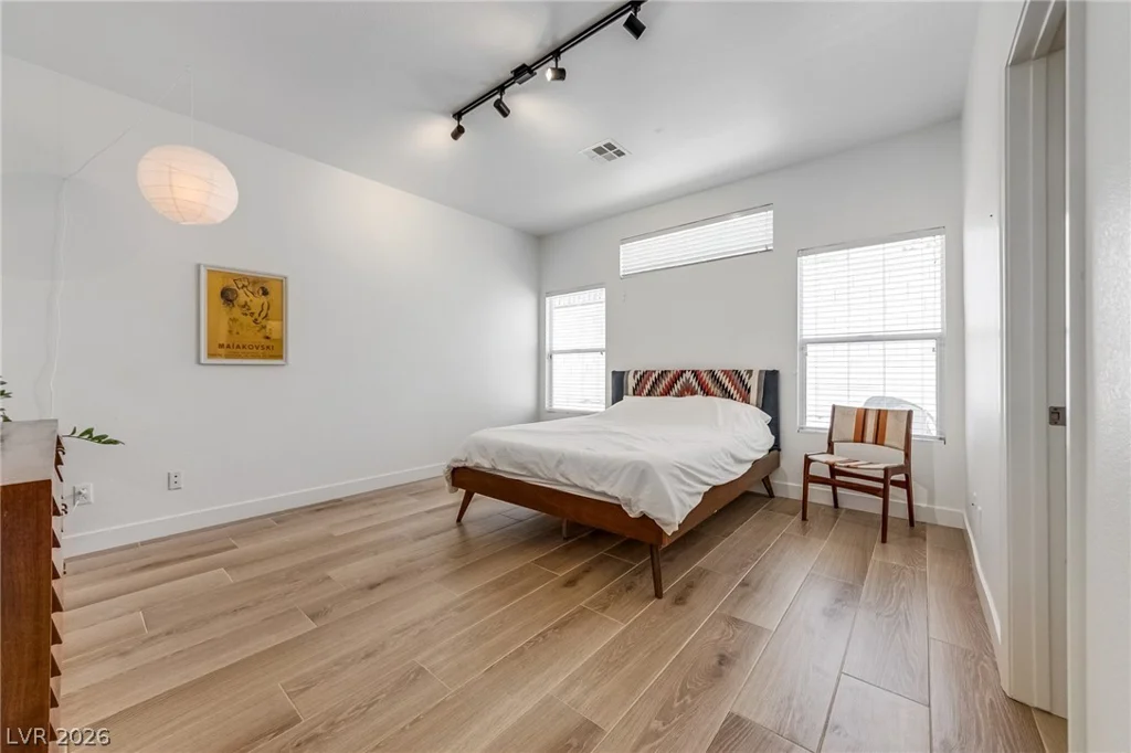 10059 Floragold, Las Vegas, NV 89147