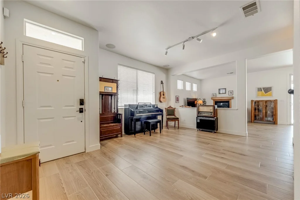 10059 Floragold, Las Vegas, NV 89147