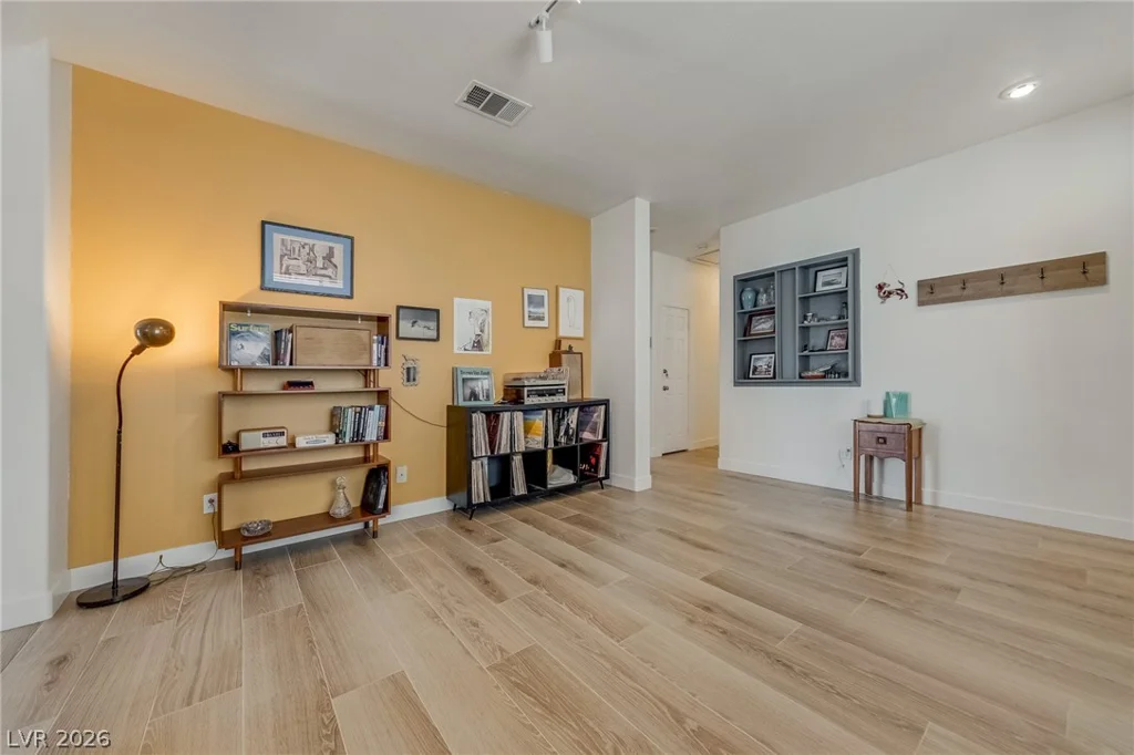 10059 Floragold, Las Vegas, NV 89147