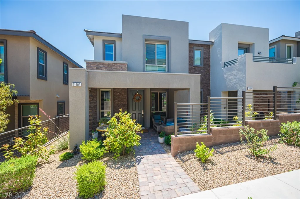 11692 Emerald Lake, Las Vegas, NV 89138
