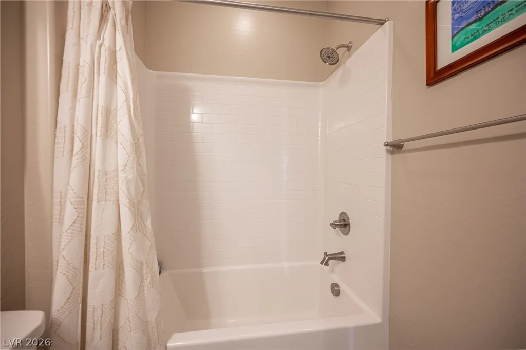 11692 Emerald Lake, Las Vegas, NV 89138