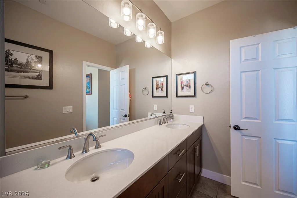 11692 Emerald Lake, Las Vegas, NV 89138