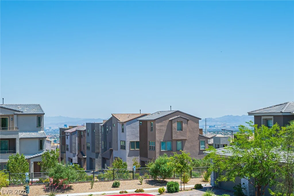 11692 Emerald Lake, Las Vegas, NV 89138
