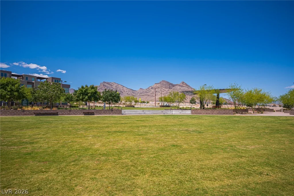 11692 Emerald Lake, Las Vegas, NV 89138