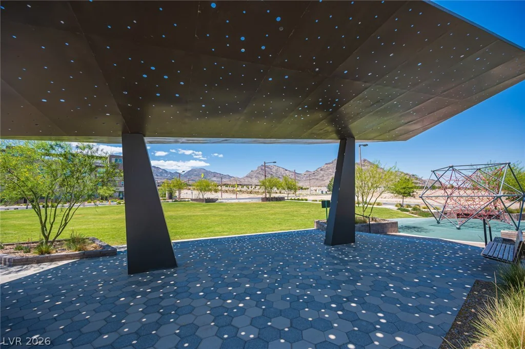 11692 Emerald Lake, Las Vegas, NV 89138