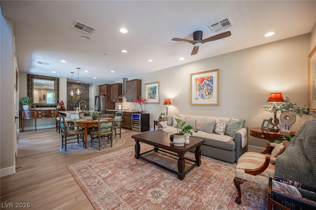 11692 Emerald Lake, Las Vegas, NV 89138