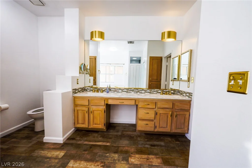 405 Mill Hollow, Las Vegas, NV 89107