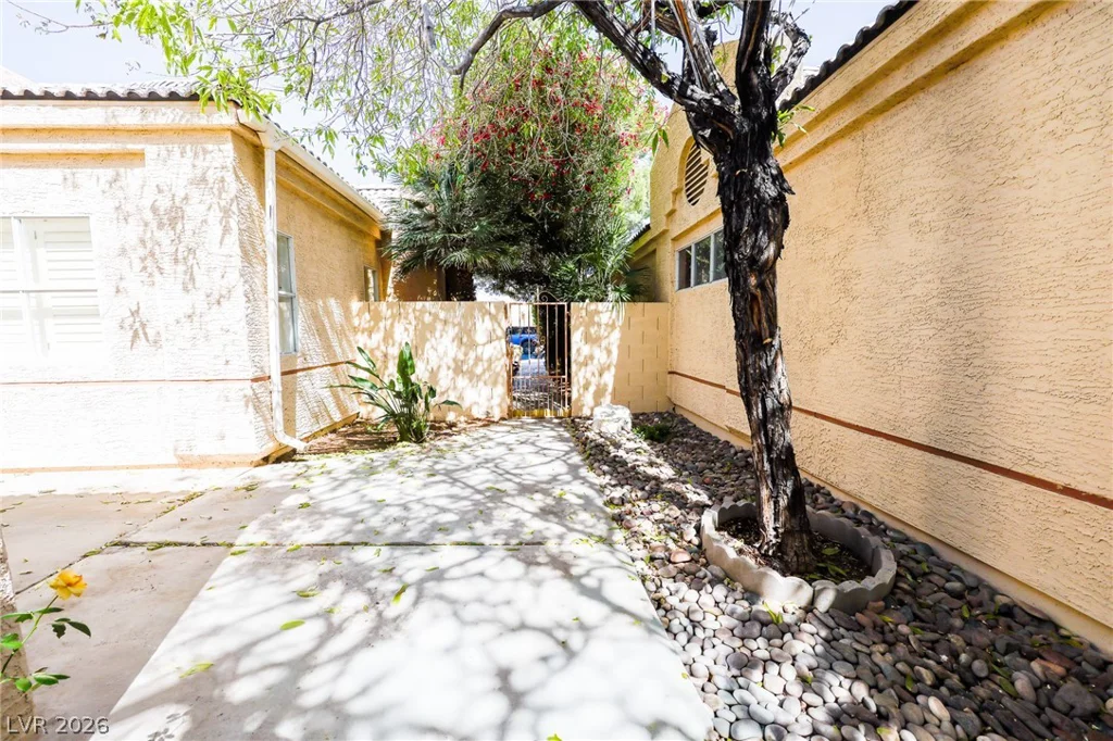 405 Mill Hollow, Las Vegas, NV 89107
