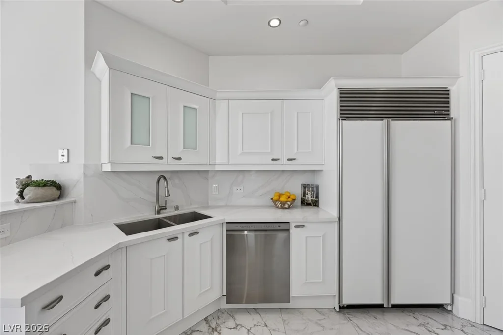 2777 Paradise, Las Vegas, NV 89109