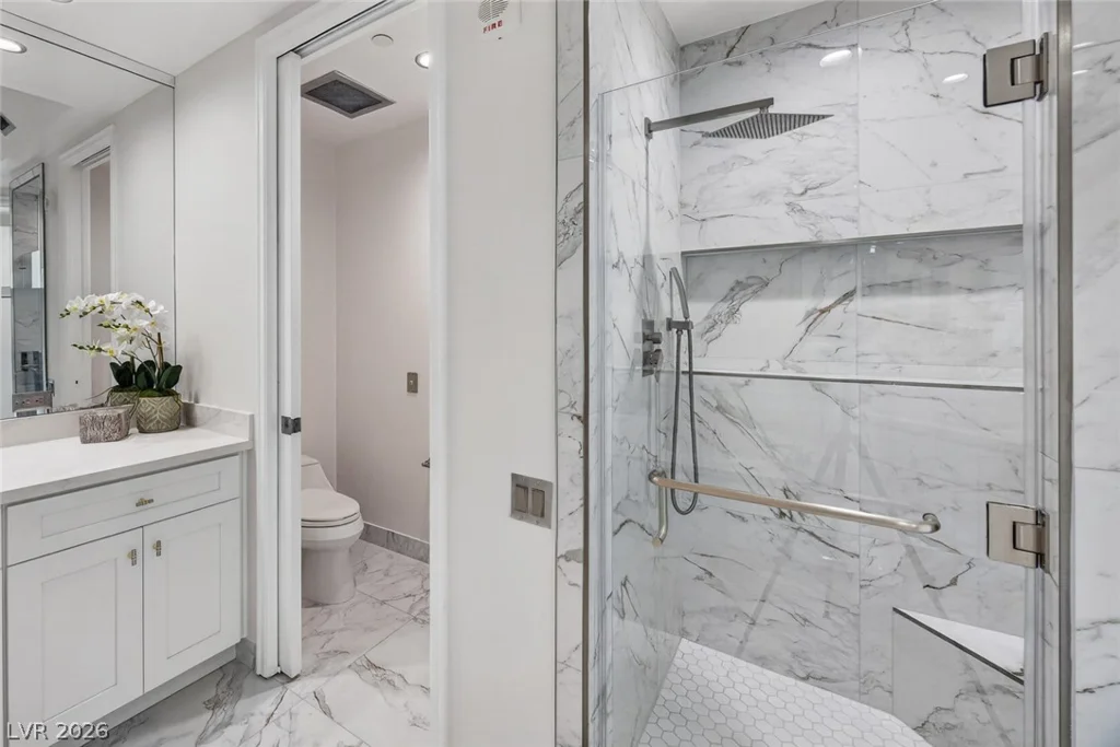 2777 Paradise, Las Vegas, NV 89109