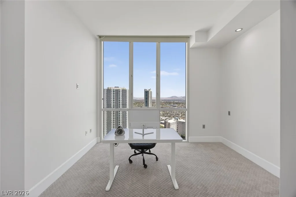2777 Paradise, Las Vegas, NV 89109
