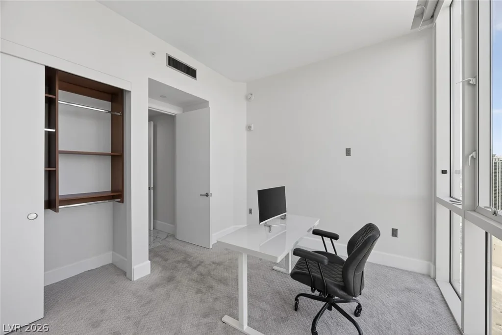 2777 Paradise, Las Vegas, NV 89109