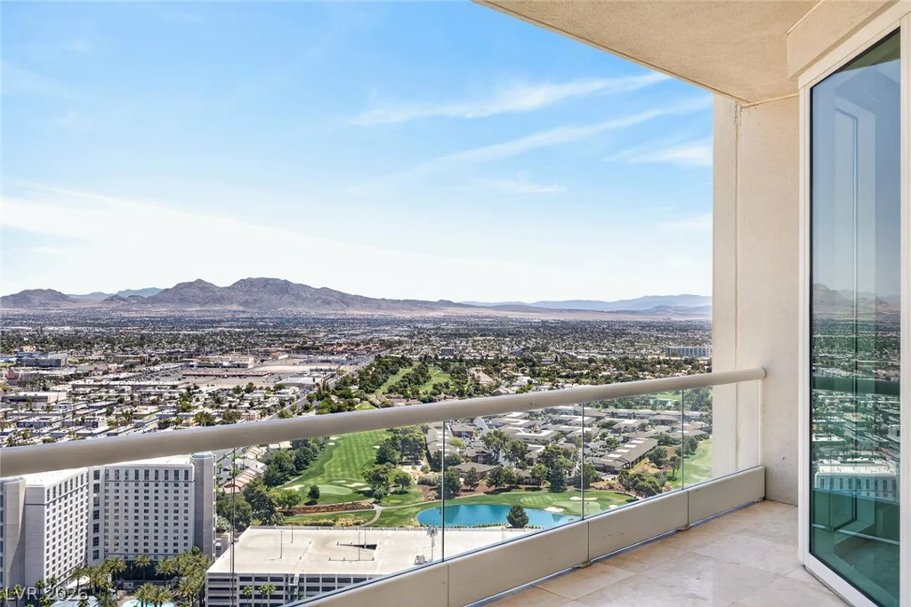 2777 Paradise, Las Vegas, NV 89109