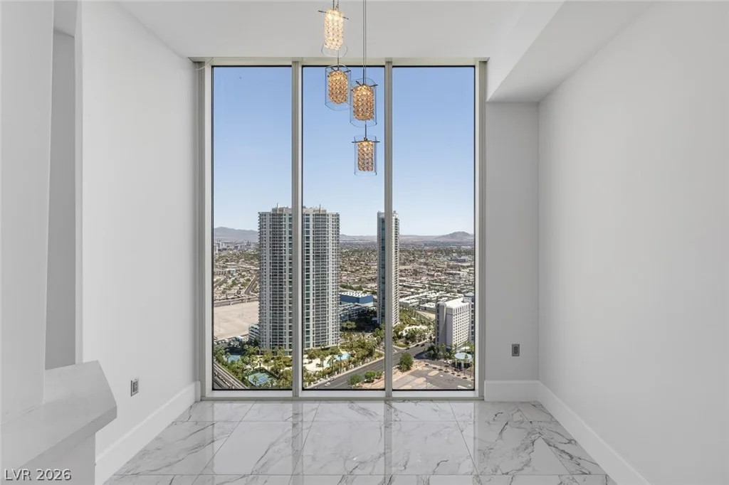 2777 Paradise, Las Vegas, NV 89109
