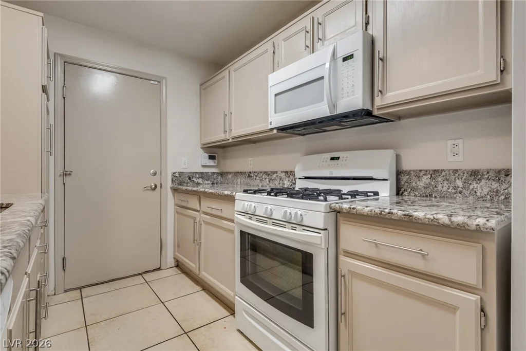 8452 Boseck, Las Vegas, NV 89145