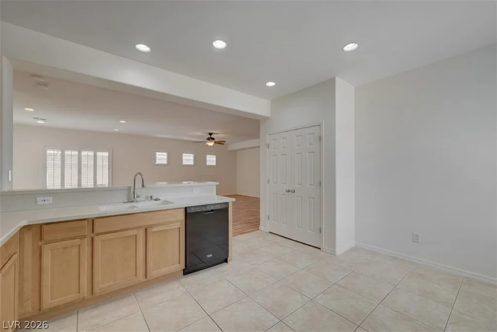 2444 Urrard, Henderson, NV 89044