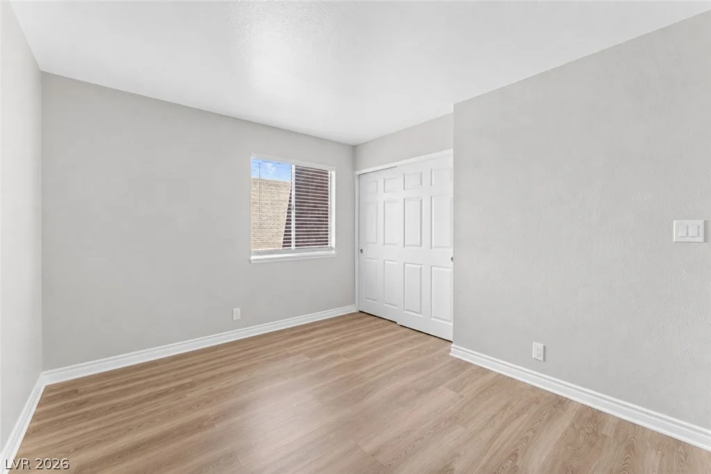 4941 River Glen, Las Vegas, NV 89103