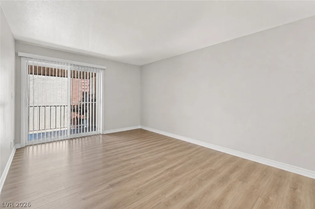 4941 River Glen, Las Vegas, NV 89103