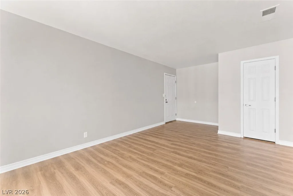 4941 River Glen, Las Vegas, NV 89103