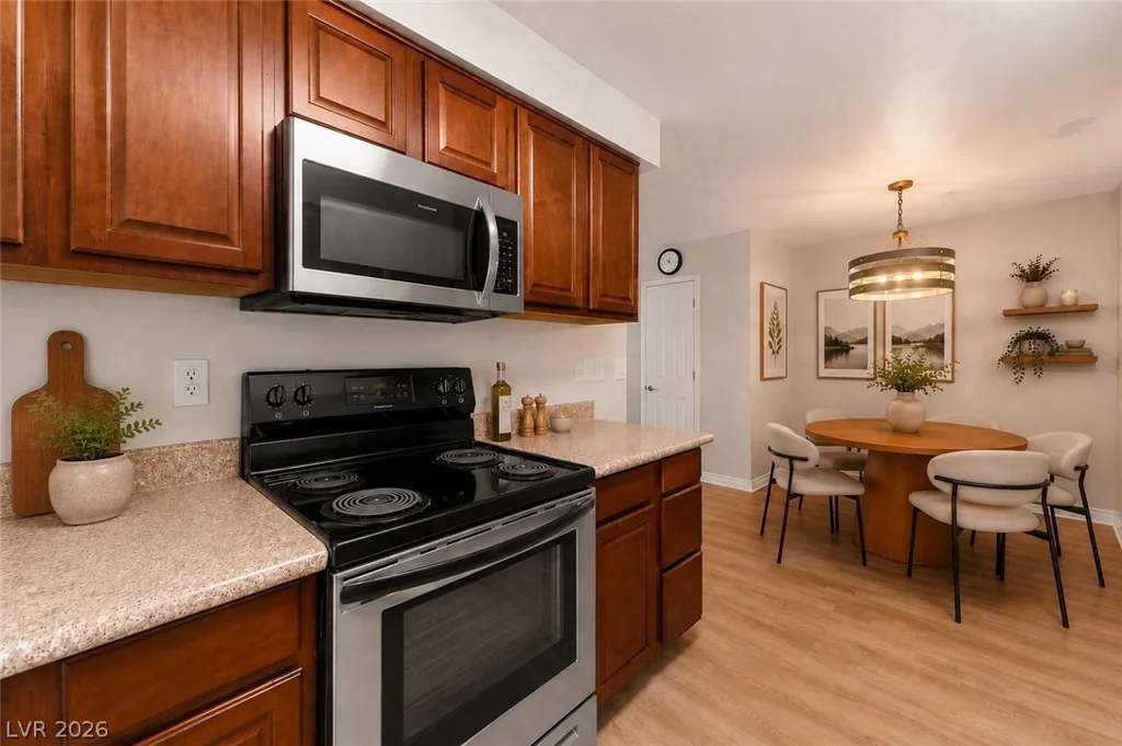 4941 River Glen, Las Vegas, NV 89103