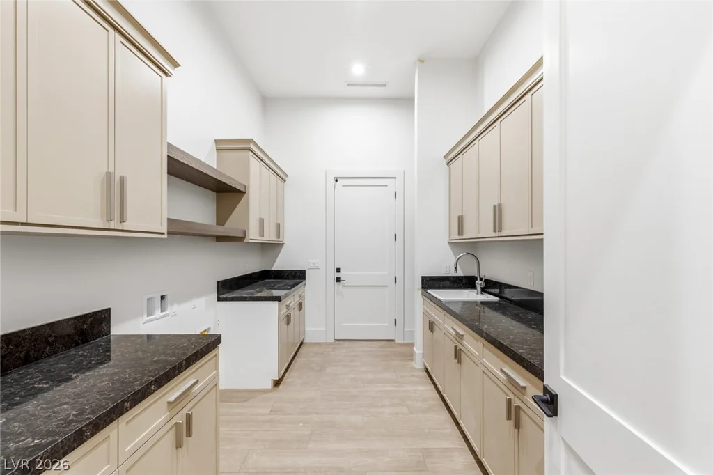 5875 St Ebbes, Las Vegas, NV 89131