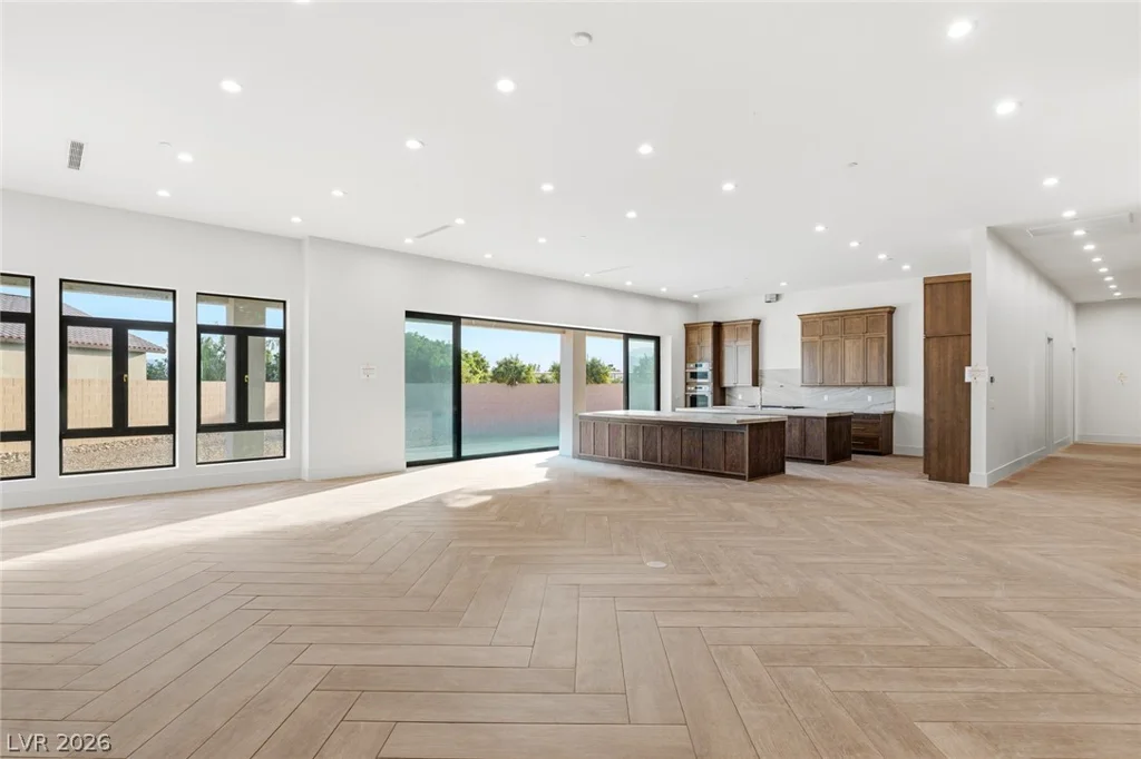 5875 St Ebbes, Las Vegas, NV 89131