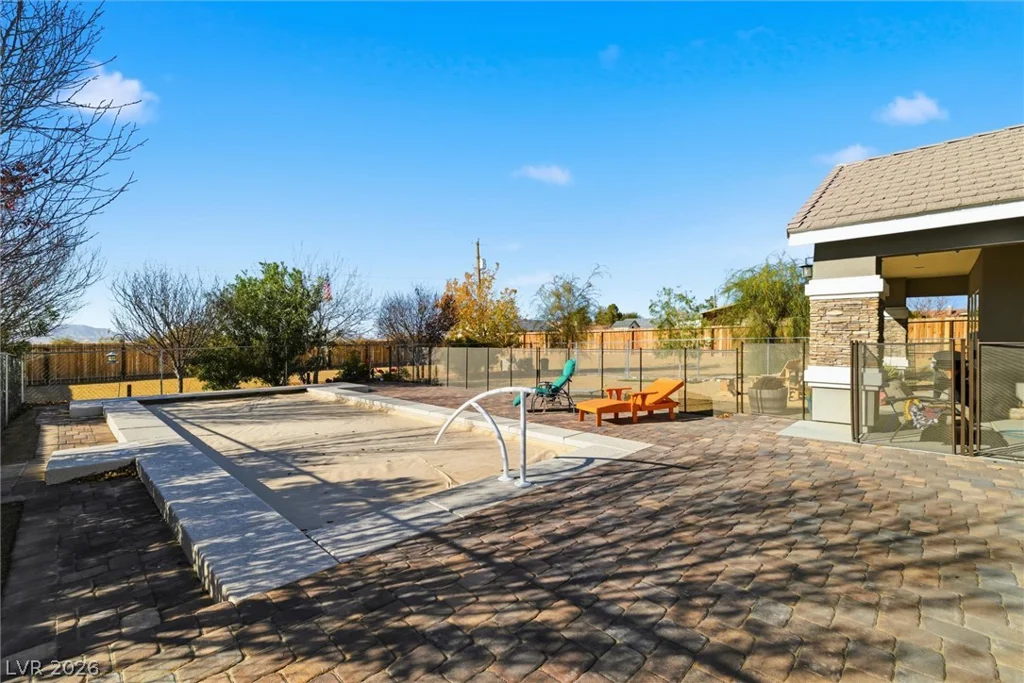 2440 Zuni, Pahrump, NV 89048