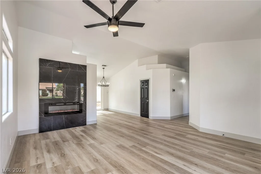 7413 Red Eagle, Las Vegas, NV 89131