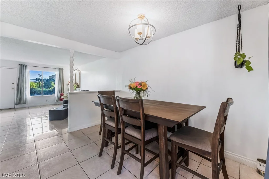 6128 Meadow Vista, Las Vegas, NV 89103