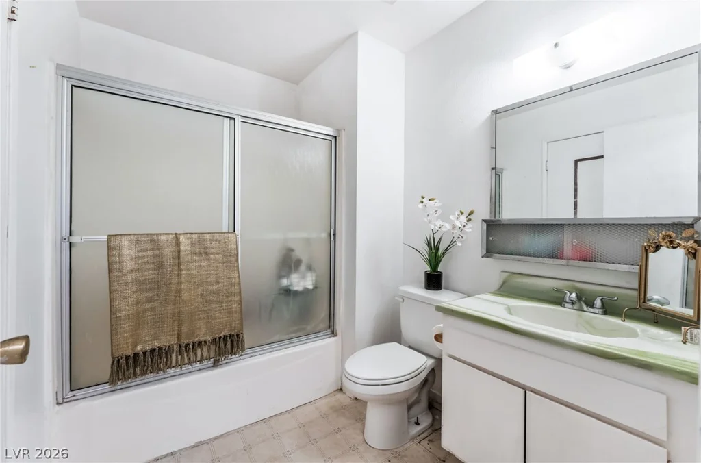 6128 Meadow Vista, Las Vegas, NV 89103