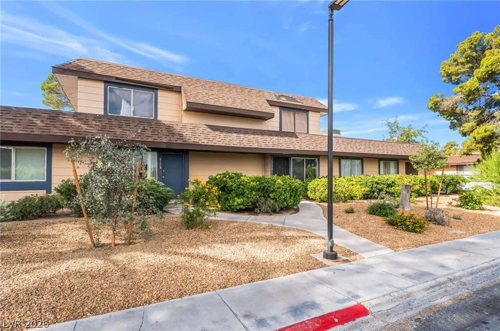 6128 Meadow Vista, Las Vegas, NV 89103