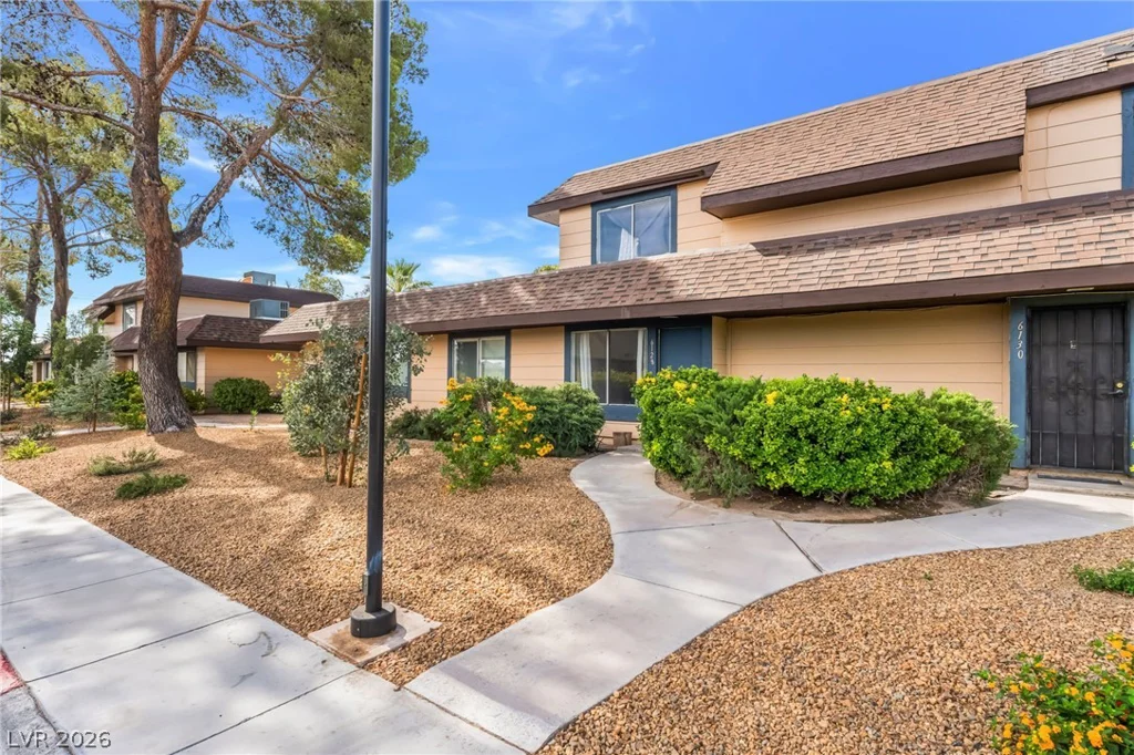 6128 Meadow Vista, Las Vegas, NV 89103