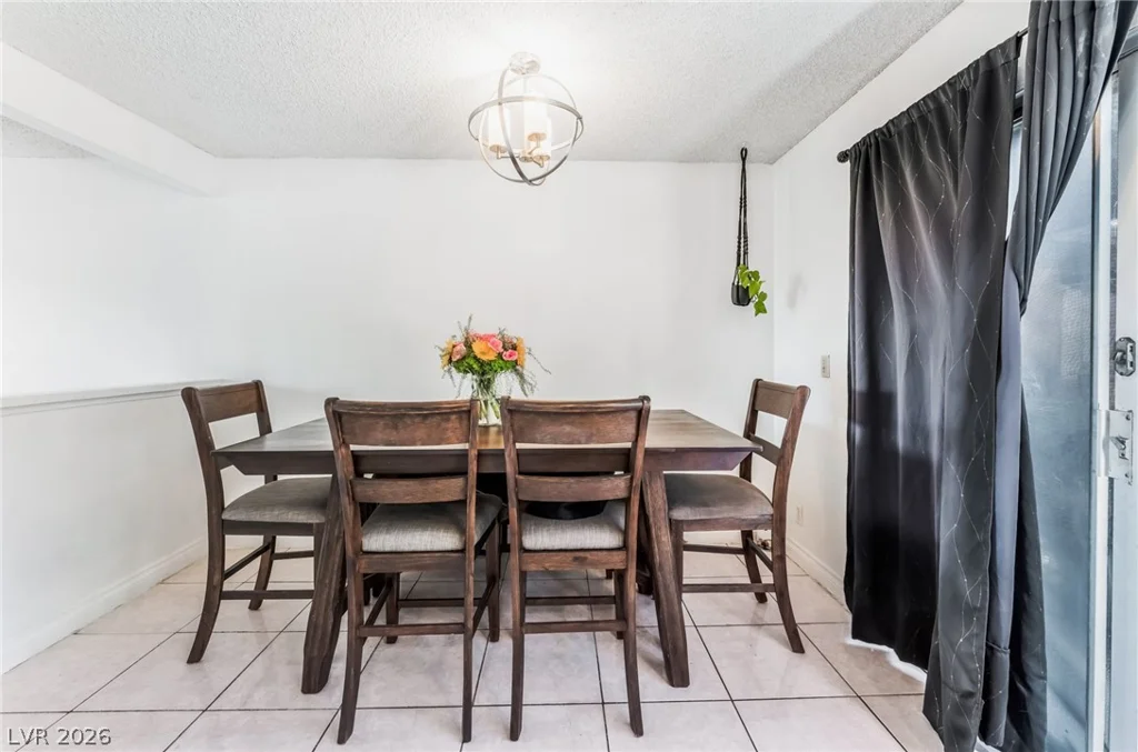 6128 Meadow Vista, Las Vegas, NV 89103
