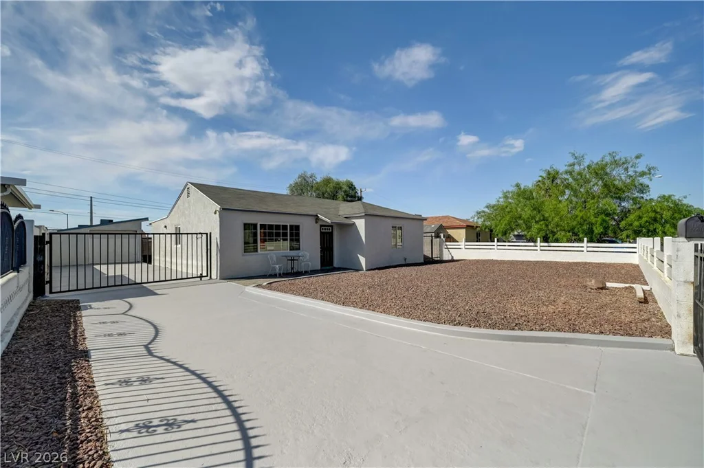 20 Laswell, Henderson, NV 89015