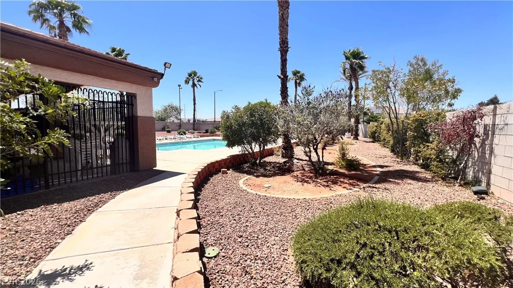 10127 Tumbling Tree, Las Vegas, NV 89183