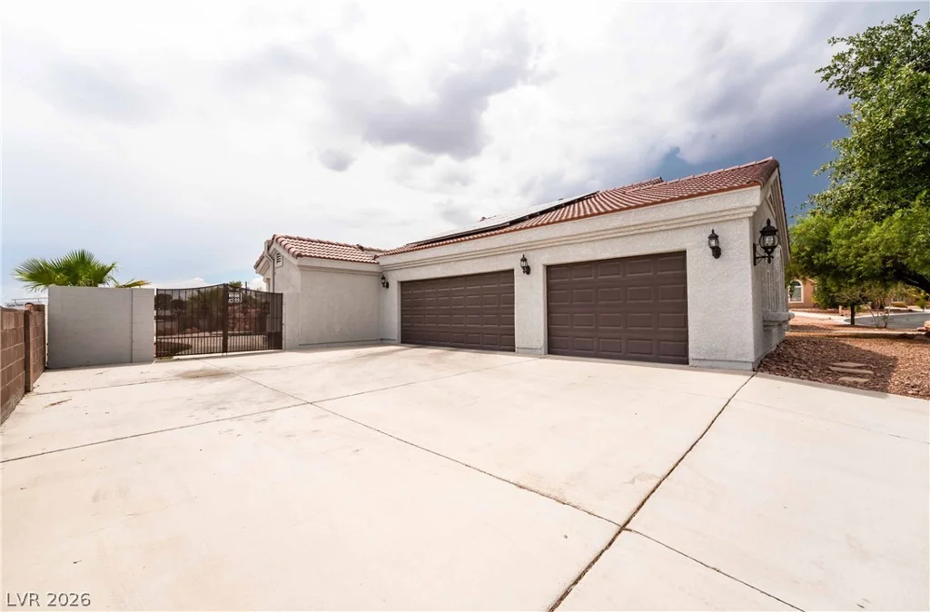 6315 Grand Canyon, Las Vegas, NV 89149