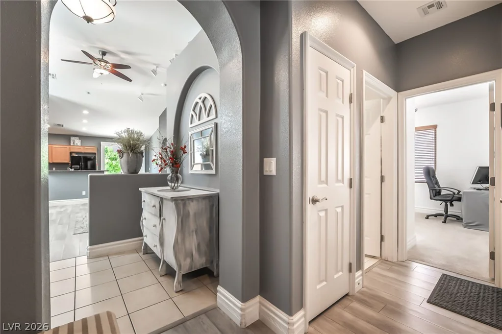 245 Spring Hollow, Las Vegas, NV 89148