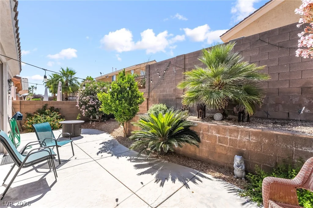 245 Spring Hollow, Las Vegas, NV 89148