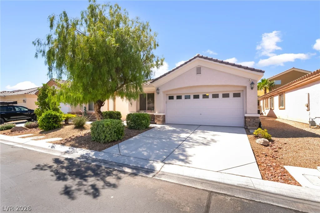 245 Spring Hollow, Las Vegas, NV 89148