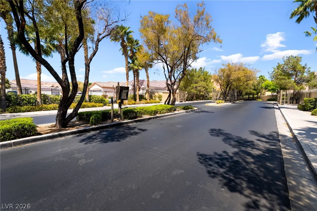 245 Spring Hollow, Las Vegas, NV 89148