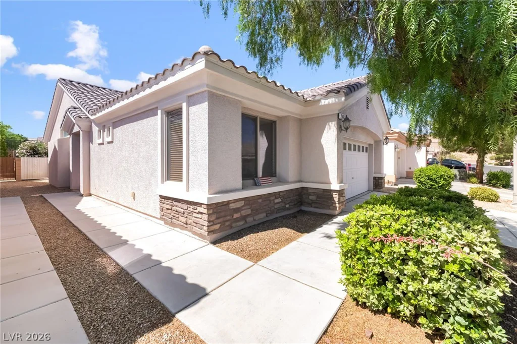 245 Spring Hollow, Las Vegas, NV 89148