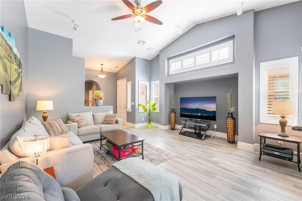245 Spring Hollow, Las Vegas, NV 89148