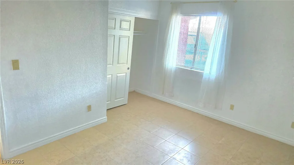 5185 Indian River, Las Vegas, NV 89103