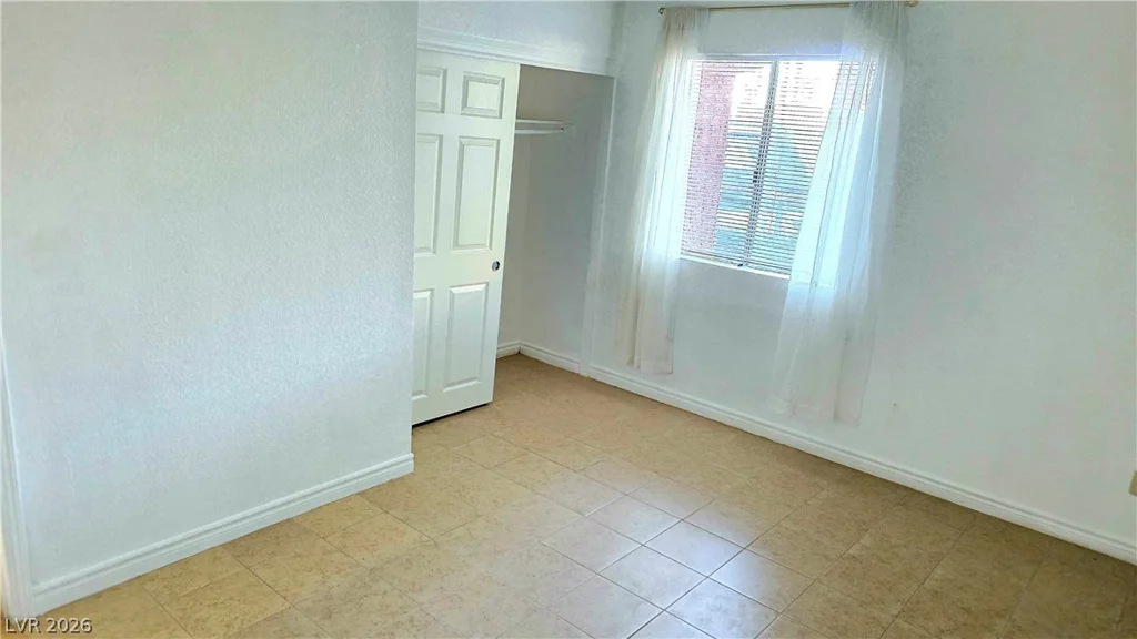 5185 Indian River, Las Vegas, NV 89103
