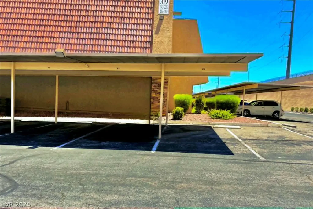 5185 Indian River, Las Vegas, NV 89103