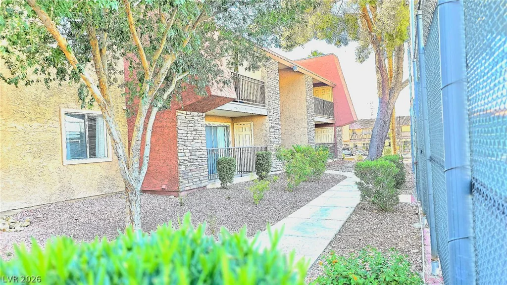 5185 Indian River, Las Vegas, NV 89103