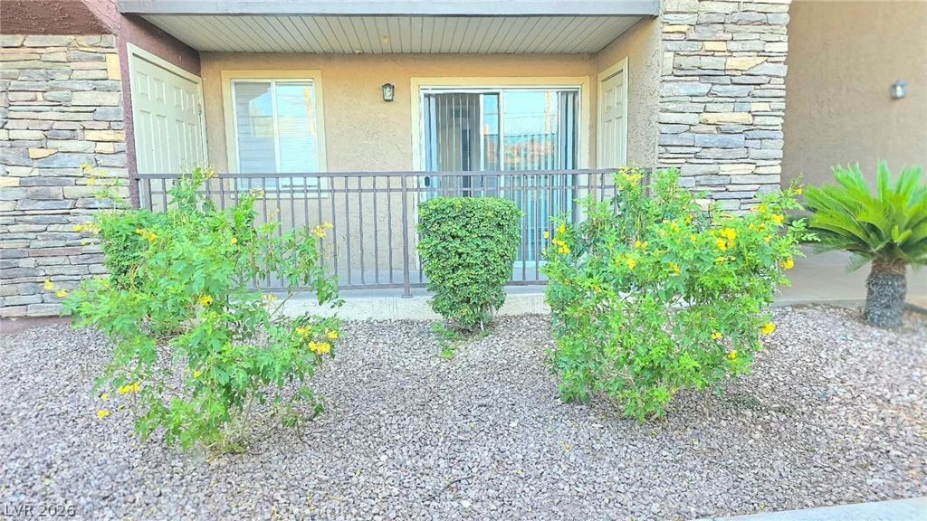 5185 Indian River, Las Vegas, NV 89103