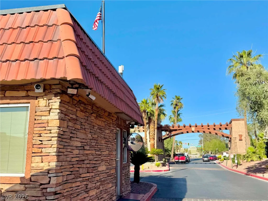 5185 Indian River, Las Vegas, NV 89103