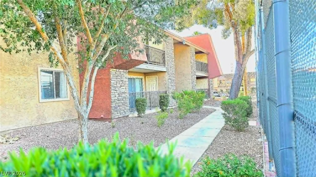 5185 Indian River, Las Vegas, NV 89103