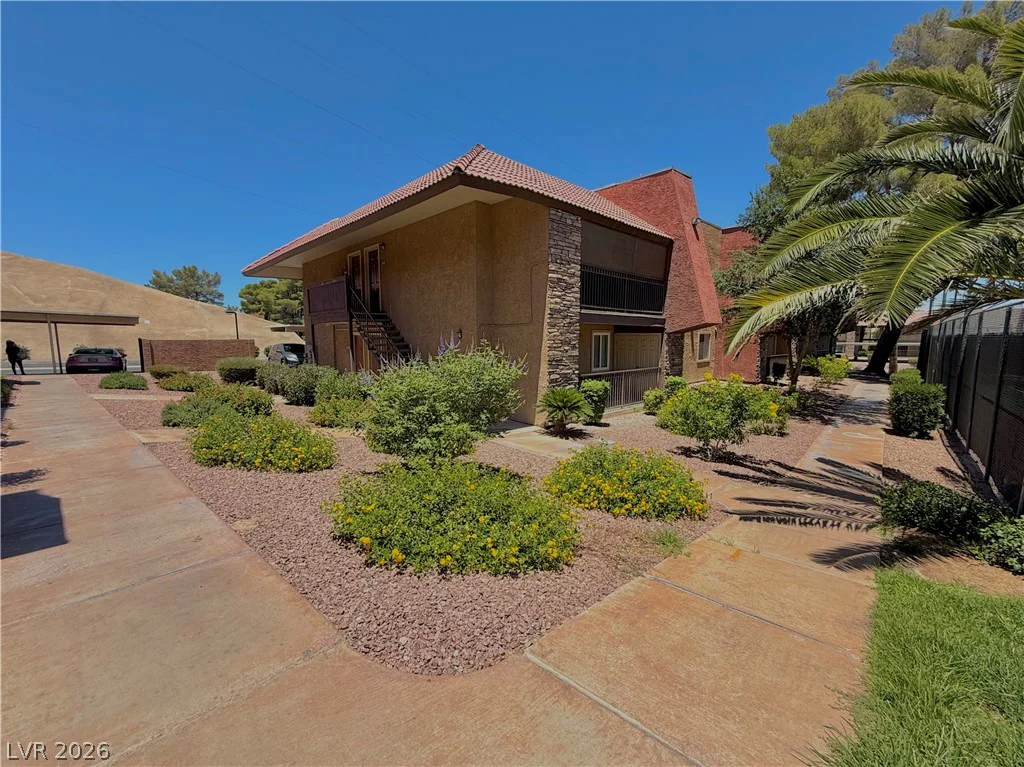5185 Indian River, Las Vegas, NV 89103